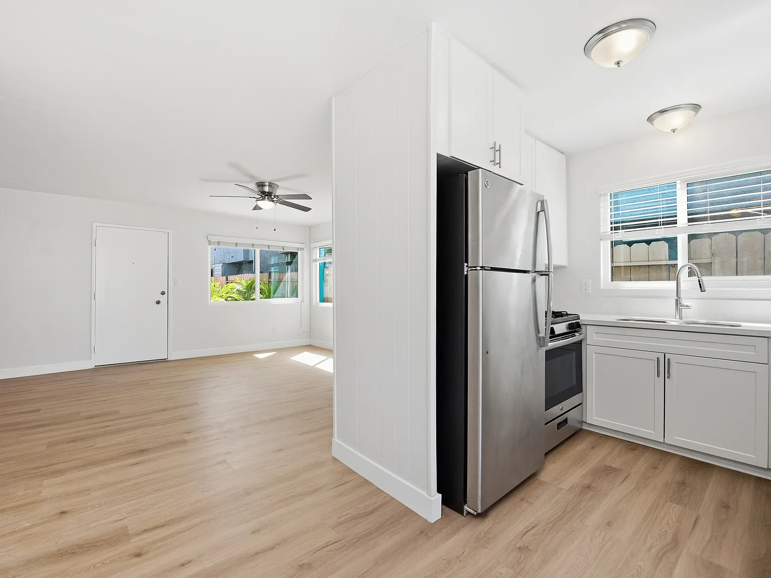 2 bed, 1000 sqft, $3,195 — Photo 4