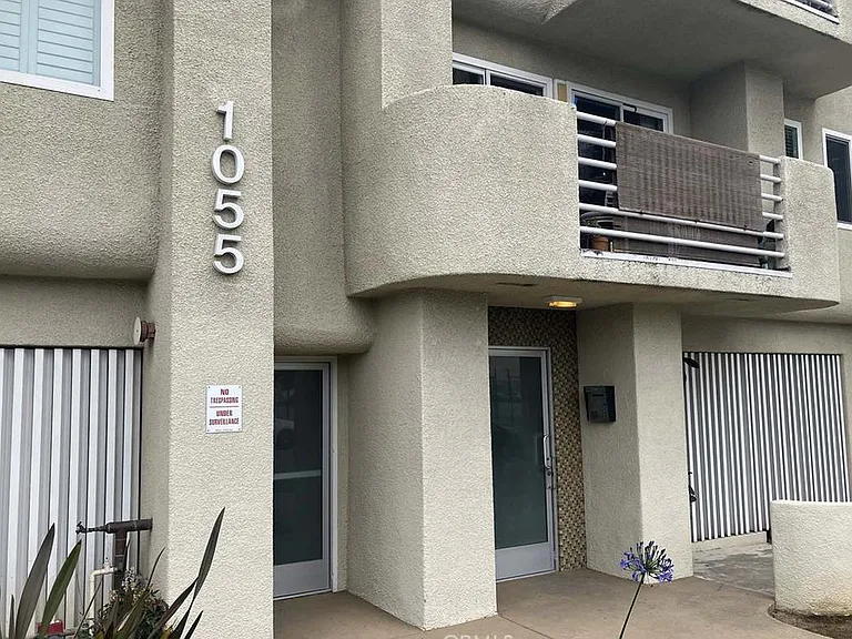 1055 Orizaba Ave #3 — Photo 11