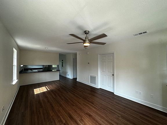 3rd image of 701 E Park Ave #708b01b80