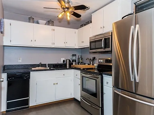 8 Riverside St #1 — Photo 3