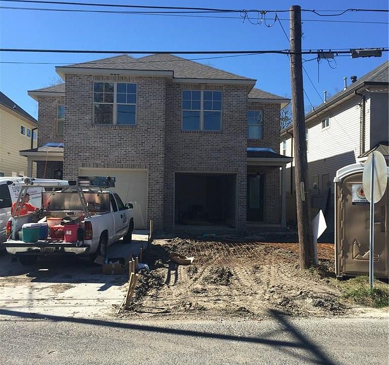 1st image of 406 Labarre Rd