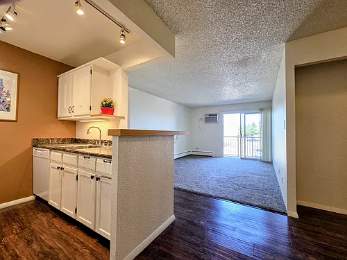 1150 Golden Cir Photo 1