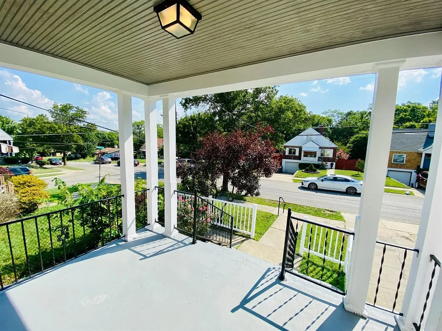 4 bed, 1.0 bath, 1245 sqft, $1,575 — Photo 2