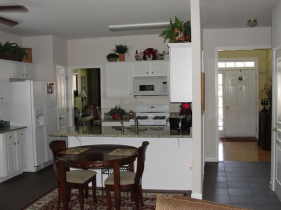 Eat in area of Kitchen