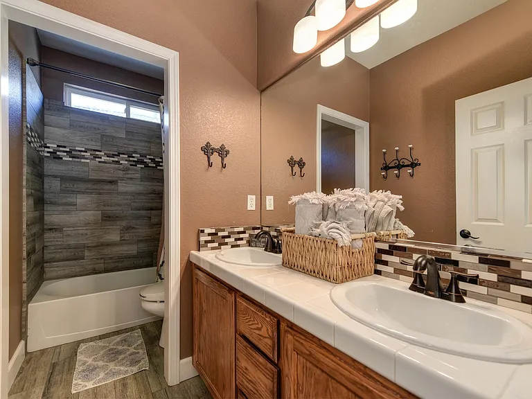 4709 Wyndview Dr — Photo 46