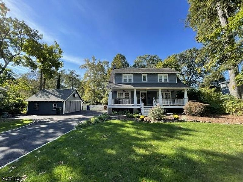 1st image of 153 Hunter Ave