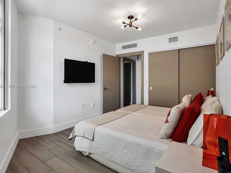 6620 Indian Creek Dr #310 — Photo 25