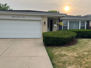 874 Timothy Ln, Des Plaines, IL