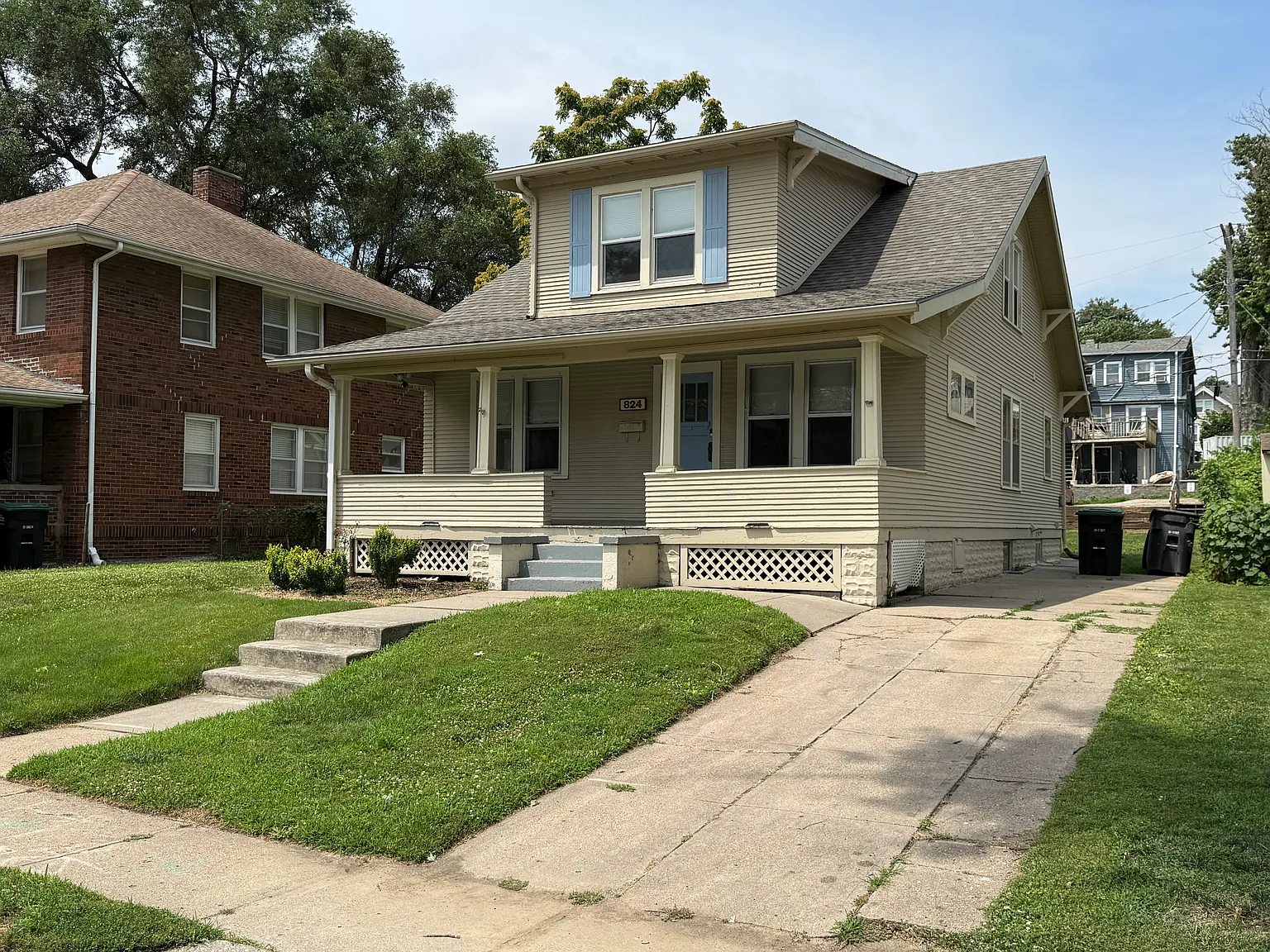 6 bed, 2616 sqft, $2,500 — Photo 1