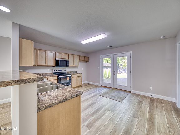 3rd image of 2725 Tarleton Ave