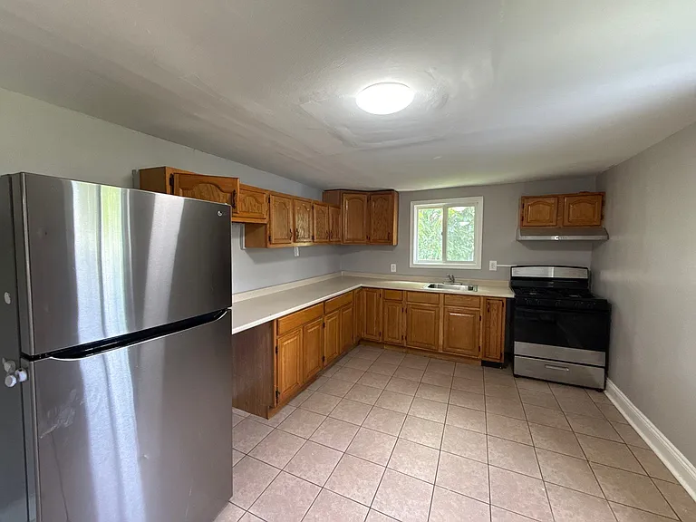 4002 Hayward Ave #B — Photo 1