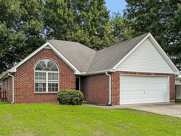 7004 Bridgewater Dr — Photo 3