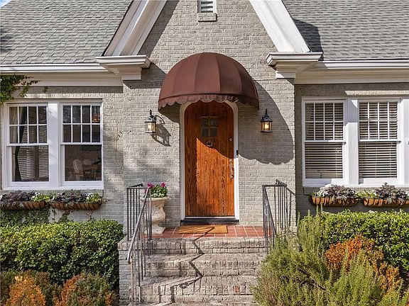 2nd image of 170 E Wesley Rd NE