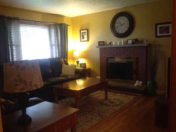 5th image of 905 Valley View Dr