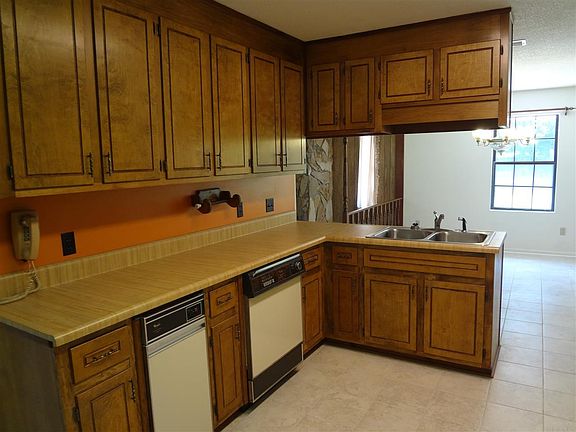 5th image of 5580 Twin Creek Cir