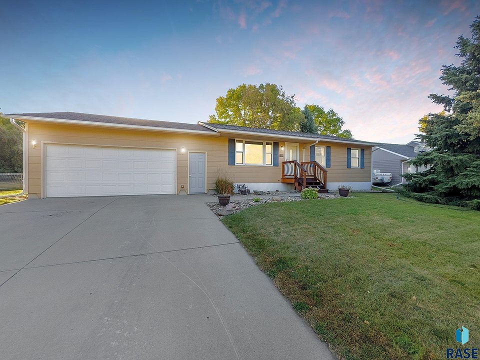 1st image of 300 N Hagemeyer Dr