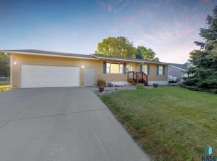 300 N Hagemeyer Dr, Tea, SD 57064