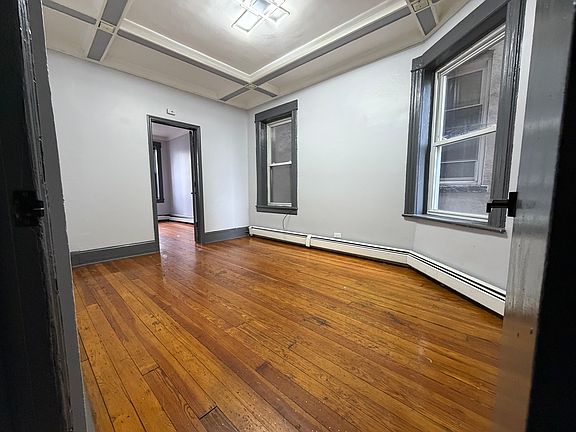 3rd image of 68 Clifton Pl APT 1L