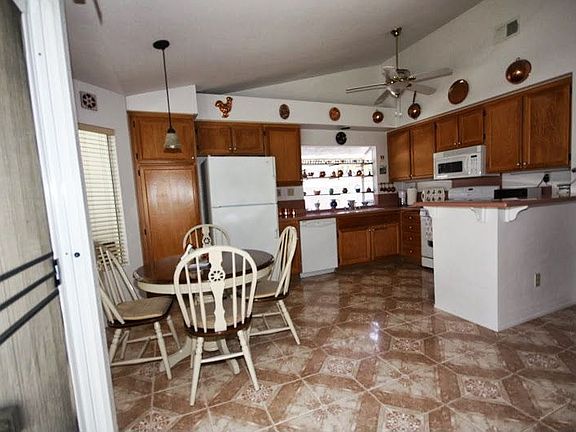 2nd image of 1393 Avenida Arana