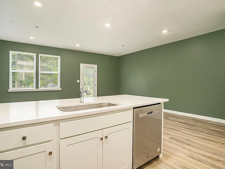 1143 Martin Rd — Photo 15