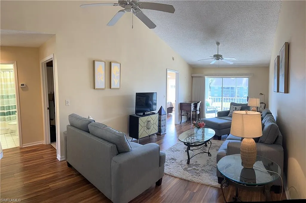 185 Grand Oaks Way — Photo 1