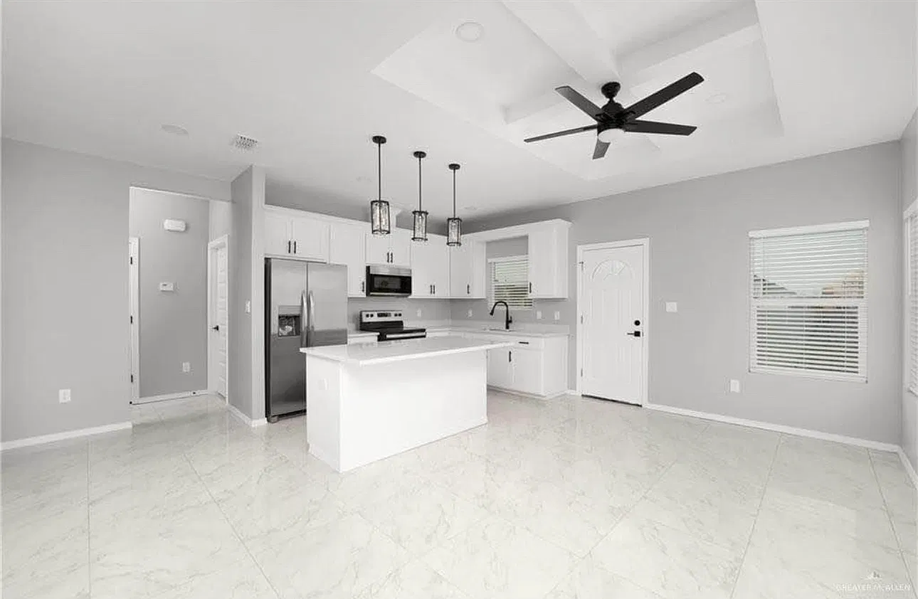 3 bed, 1158 sqft, $1,400 — Photo 2