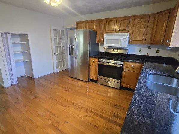 770 Bedford St #2, Fall River, MA 02723