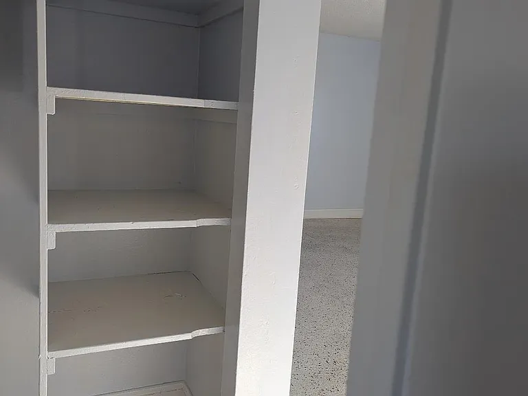 2736 Seneca Ave — Photo 5