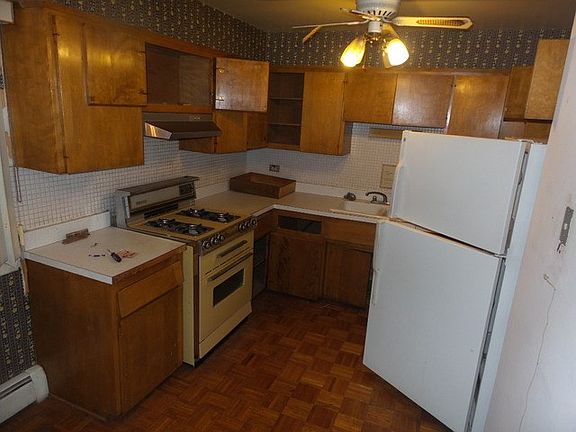 3rd image of 8121 S King Dr #C1
