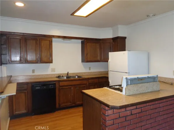 1021 Coulter Pine Rd, Crestline, CA 92325