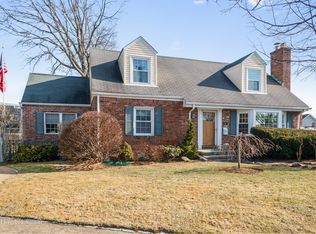 50 Union Dr, Merrick, NY 11566