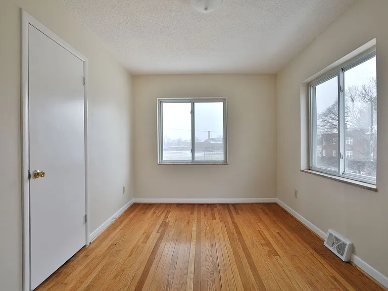 460 E Norwich Ave — Photo 17