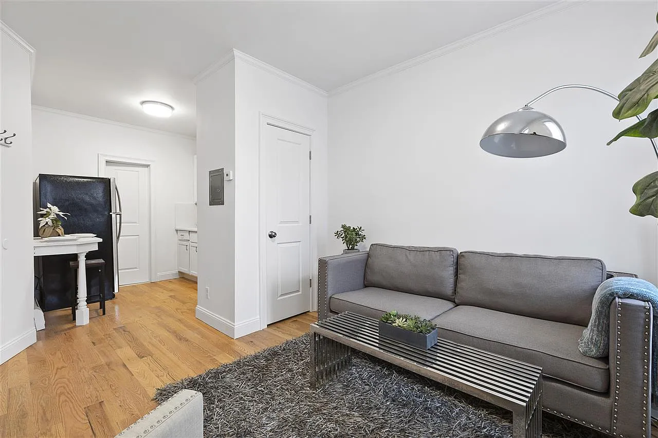 Studio, $1,675 — Photo 2