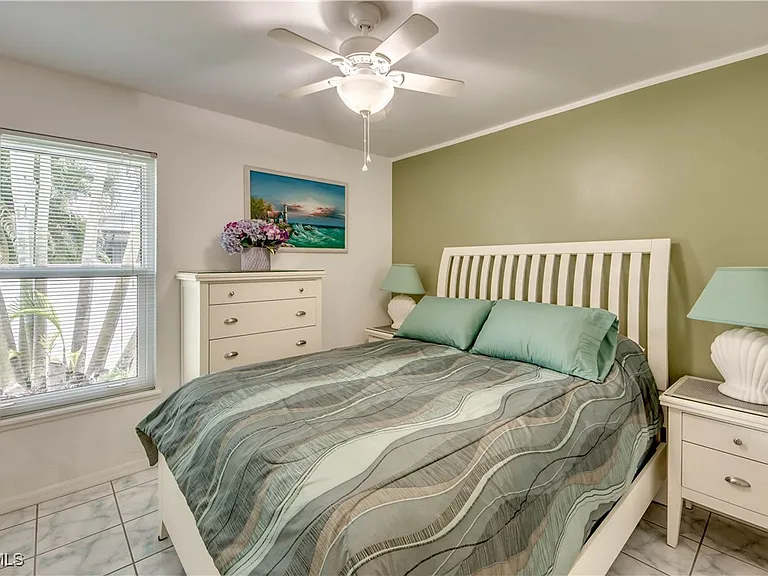 4406 SW 25th Ave — Photo 13