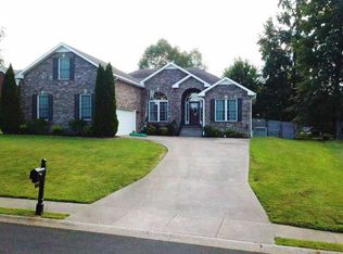141 Dartmoore Dr, Clarksville, TN