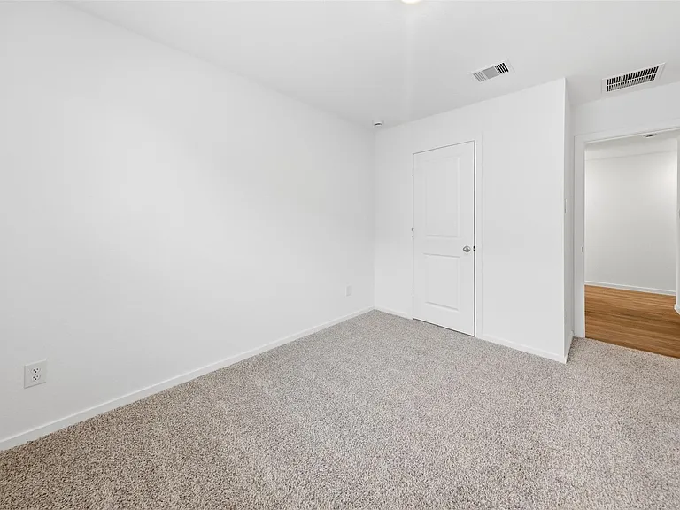40810 Hawthorne Glades St — Photo 26