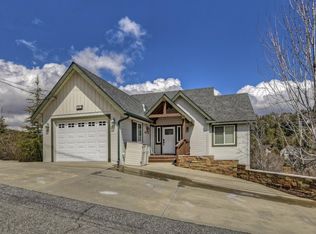 941 Trinity Dr, Lake Arrowhead, CA 92352