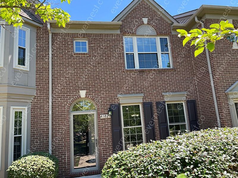 1st image of 41021 N Maplewood Dr