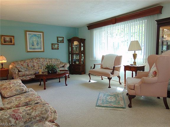 3rd image of 4623 Azalea Ln