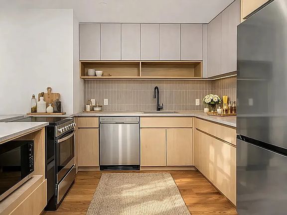 4th image of 217 Cabrini Blvd #4D
