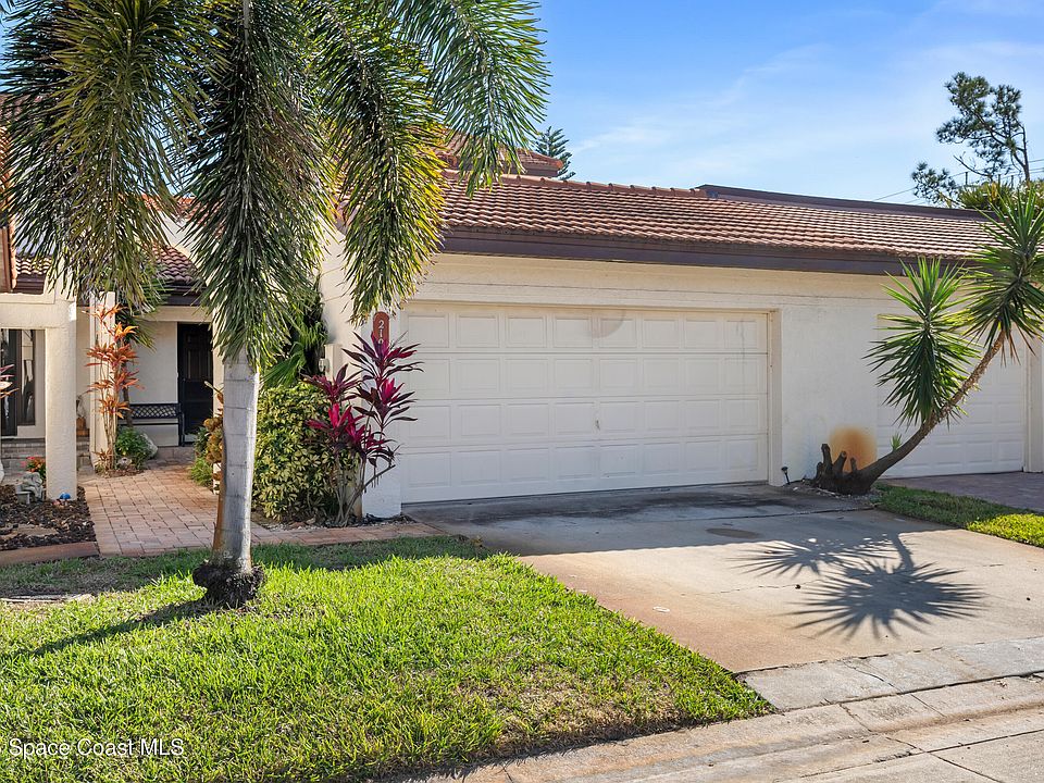1st image of 210 Parkside Pl #210