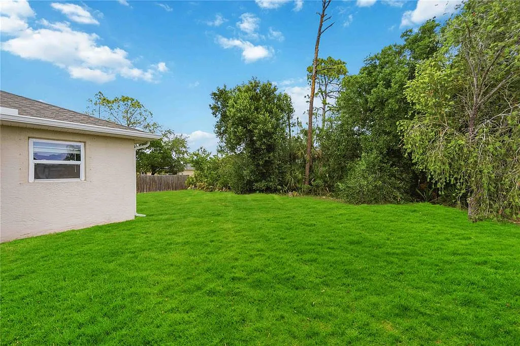 3 bed, 2.0 bath, 1413 sqft, $1,750 — Photo 3