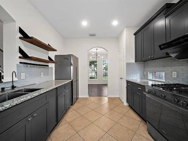 3122 Glen Cullen Ln — Photo 2