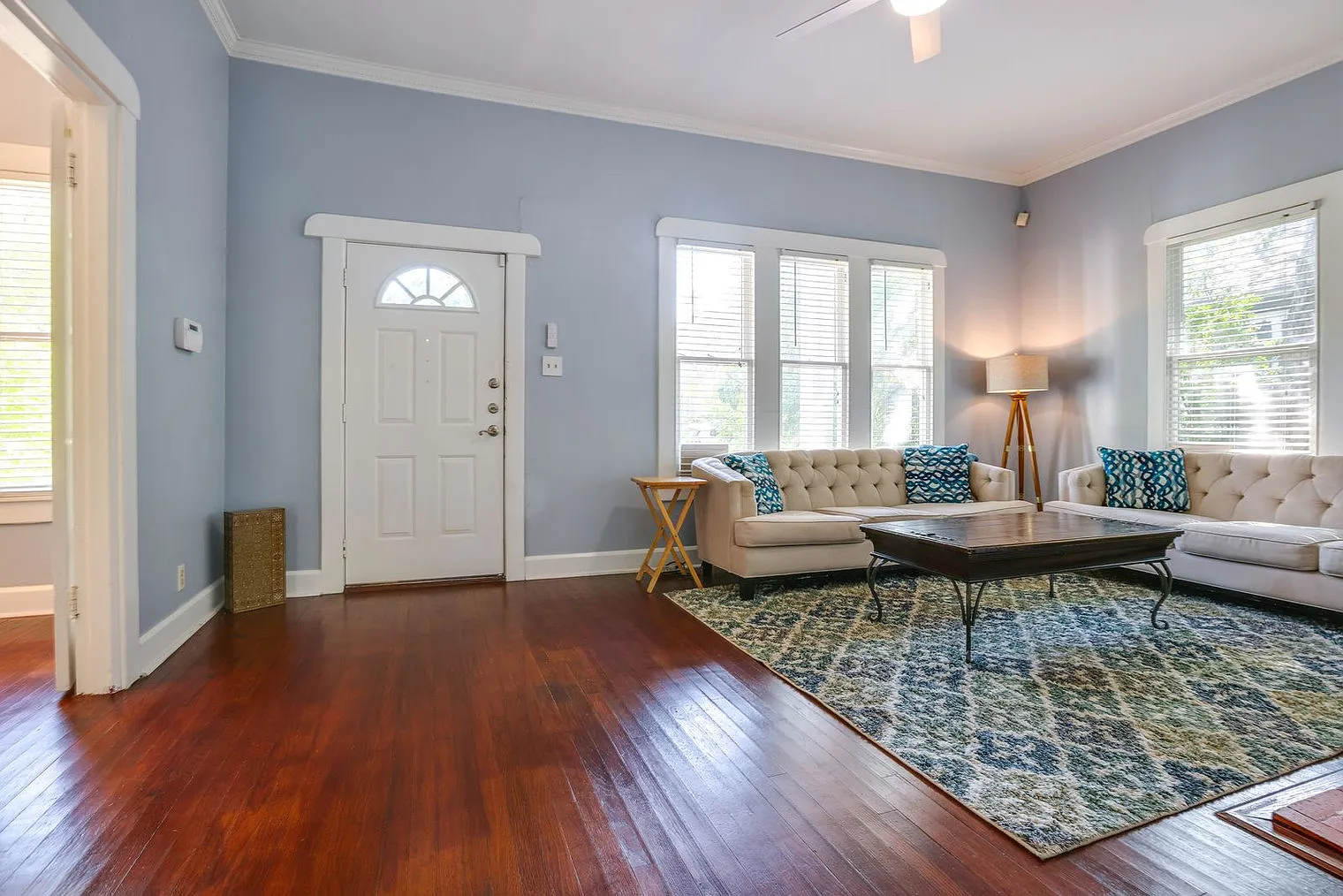 3 bed, 2.0 bath, 1431 sqft, $6,149 — Photo 2