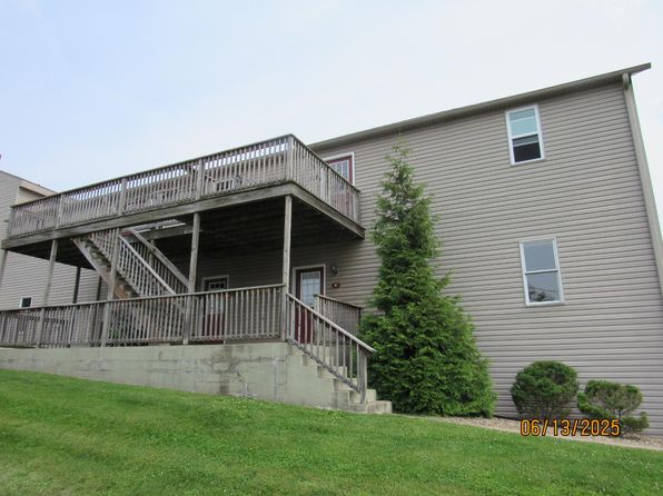 113 S Market St APT 3