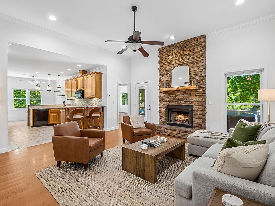 1st image of 314 Ginger Dr