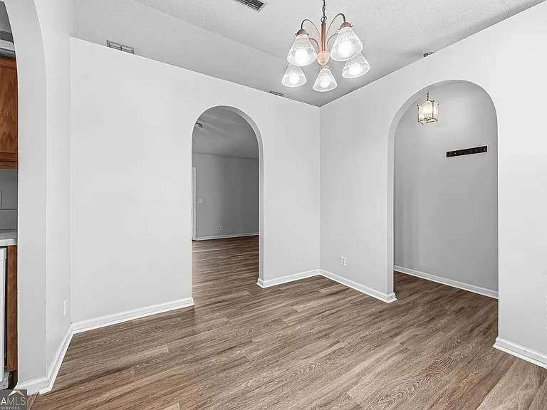 401 Maggie Way — Photo 6