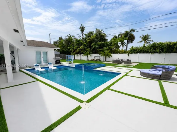 1061 SW 18th St, Boca Raton, FL 33486
