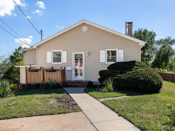 54 Lindberg Ter, Dubuque, IA 52001