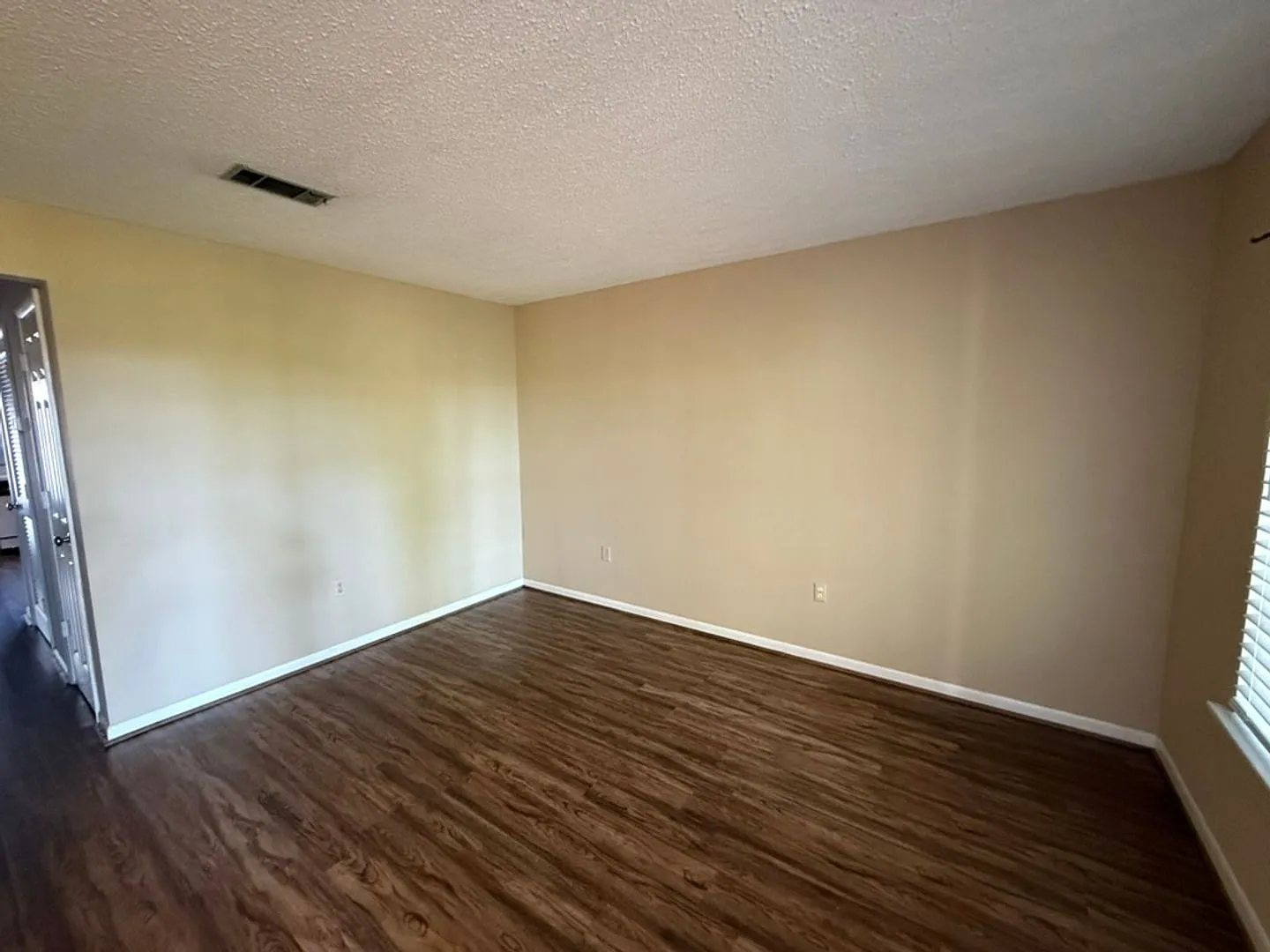 168 E University Dr — Photo 2